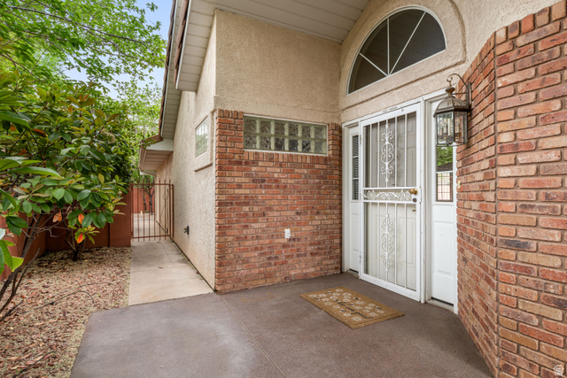 269 North 400 West St. George, UT 84770 - Photo 5 of 47