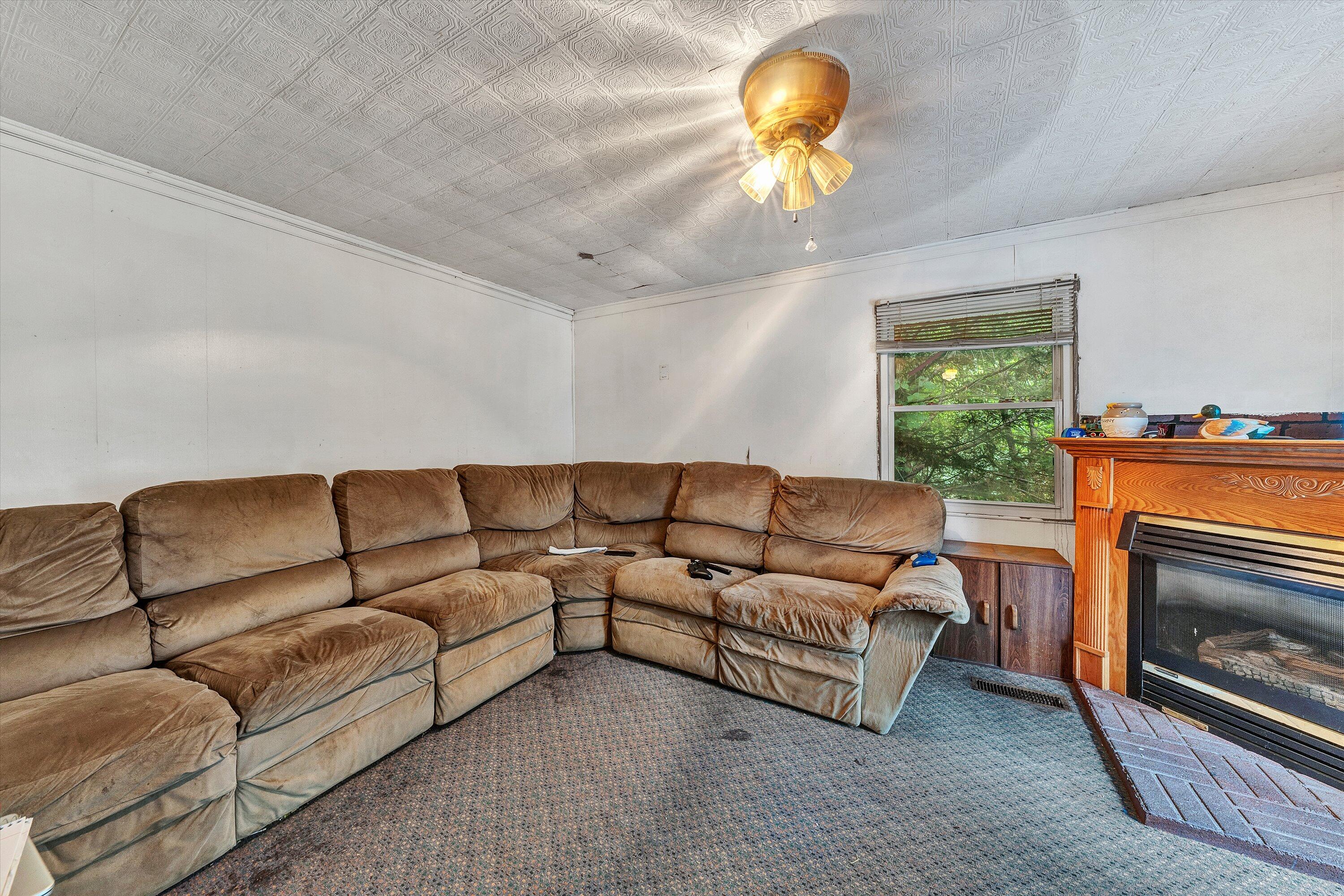 914 Givens Tyler Road Salem, VA 24153 - Photo 8 of 18 08-062020240115