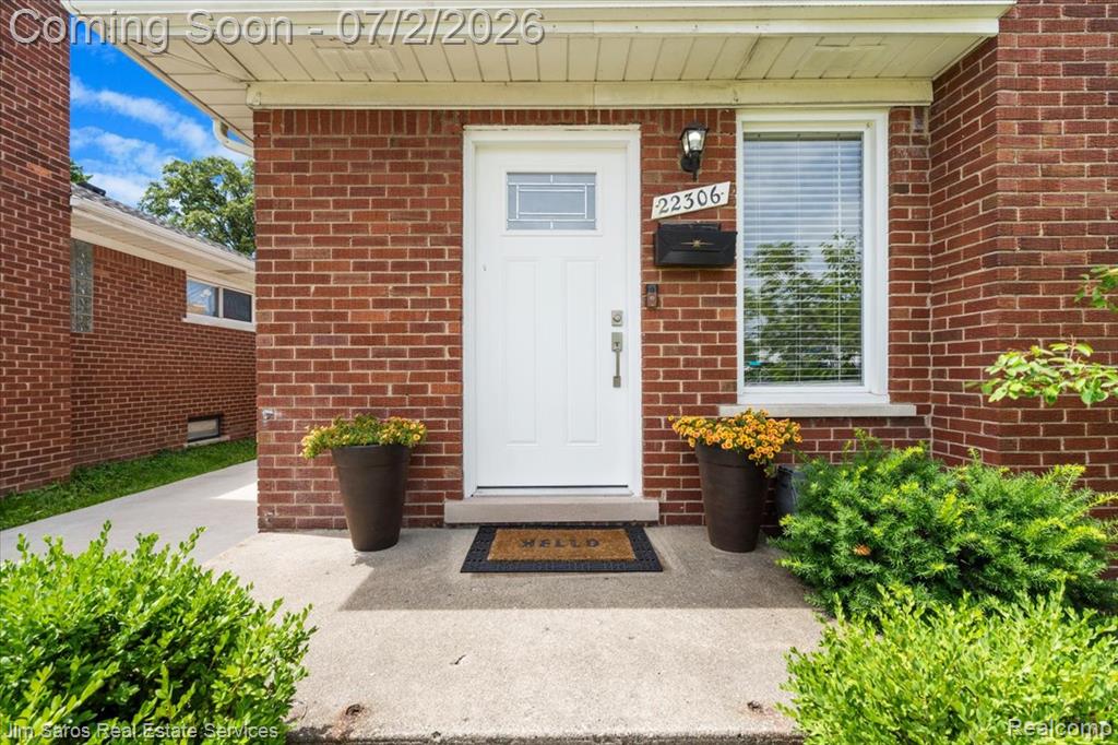 22306 Rosedale Street St. Clair Shores, MI 48080 - Photo 3 of 25