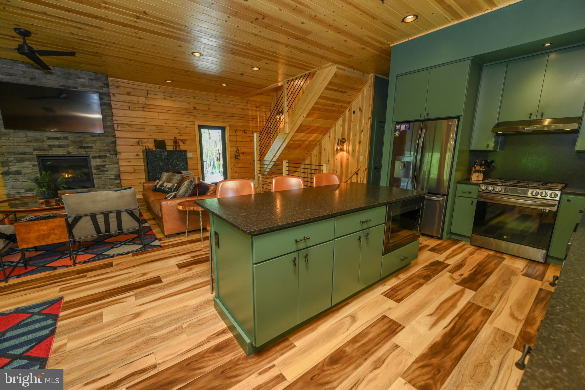 1067 North Camp Road McHenry, MD 21541 - Photo 15 of 81 Professionally designed and furnished