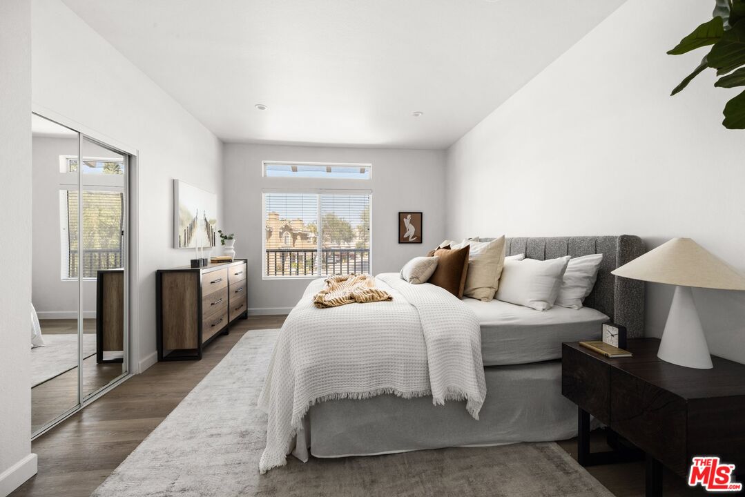 4140 Brookcrest Court Moorpark, CA 93021 - Photo 14 of 27 a bedroom with bed and window