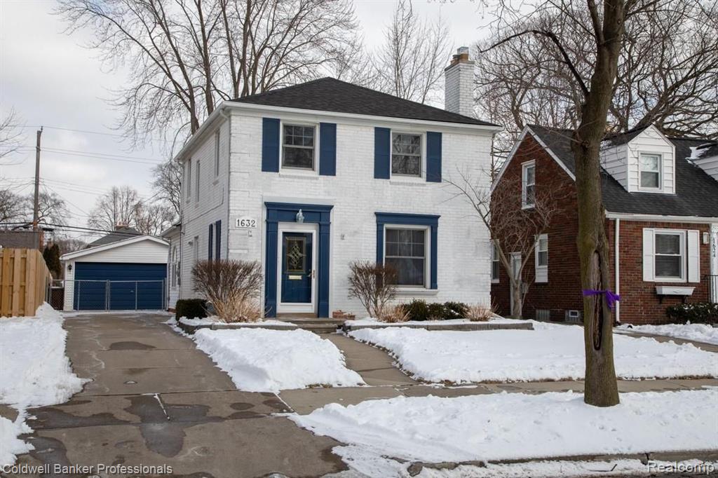1632 Hampton Road Grosse Pointe Woods, MI 48236 - Photo 2 of 20