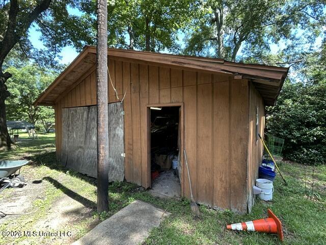 909 Pershing Street McComb, MS 39648 - Photo 7 of 24 IMG_4669
