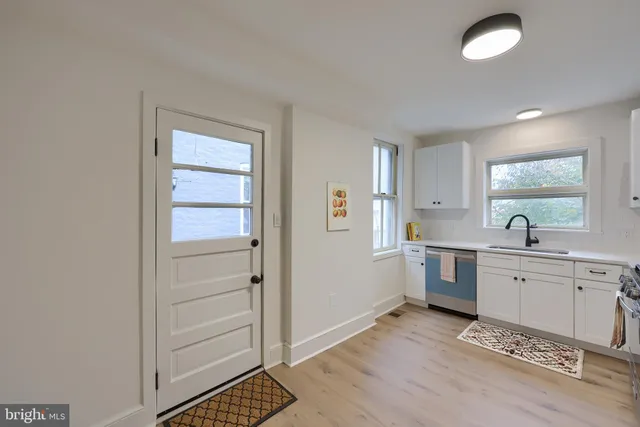 $314,900 | 11 West New Street, Lancaster, PA 17603