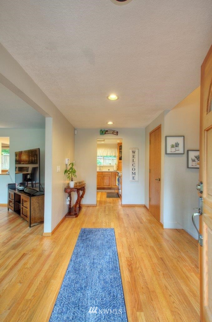 9035 Ridgeview Circle West University Place, WA 98466 - Photo 3 of 29 Gallery Image 3