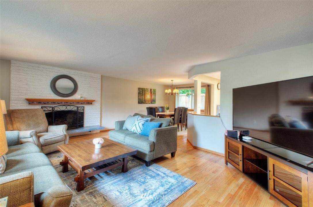 9035 Ridgeview Circle West University Place, WA 98466 - Photo 4 of 29 Gallery Image 4
