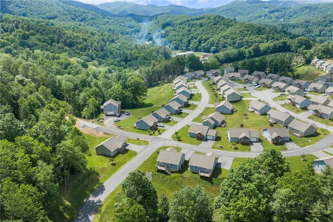 347 Townhomes Place, Unit 15 Boone, NC 28607 - Photo 31 of 32