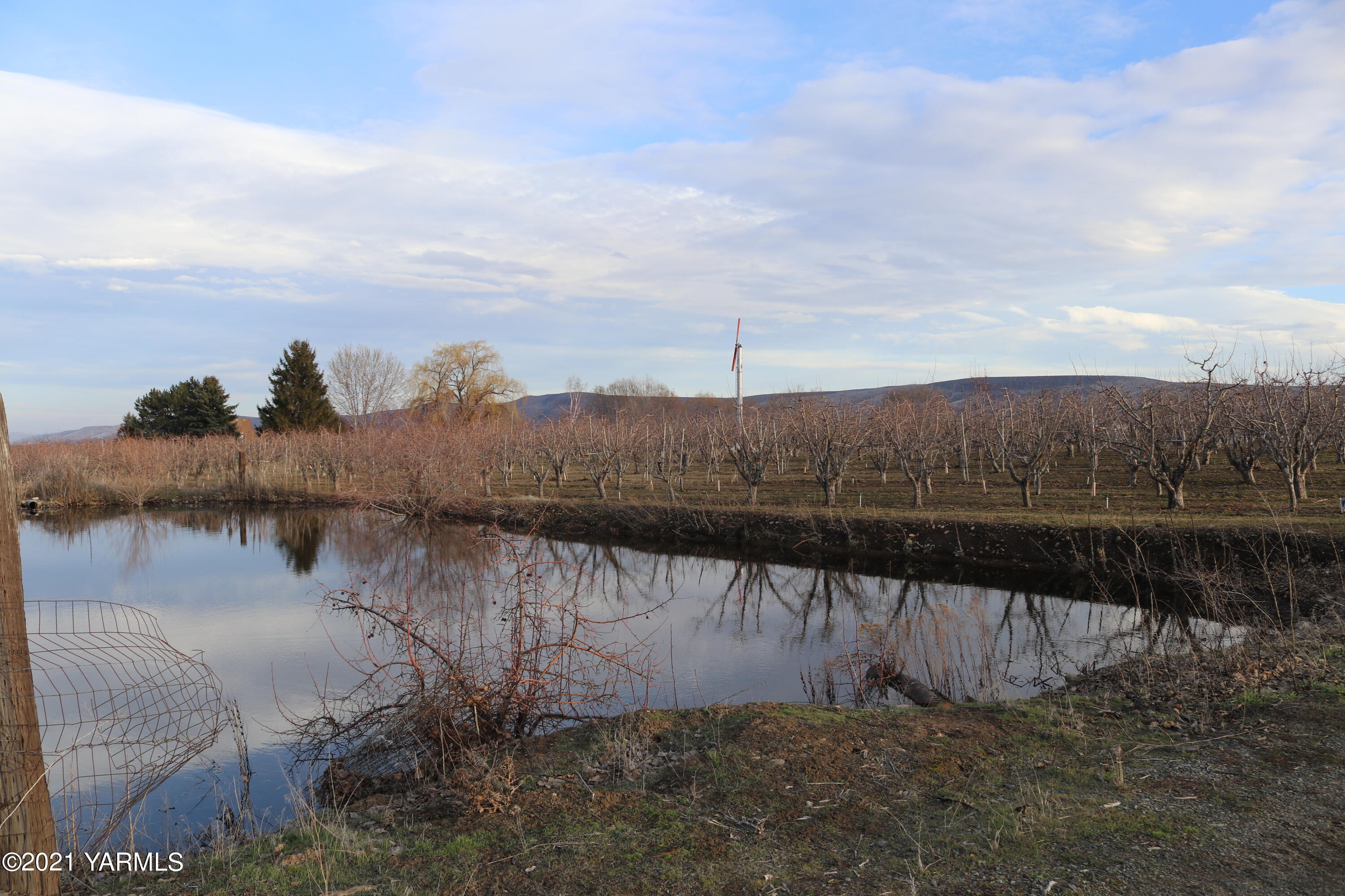 Nka Nka Nelson Road, Unit 1 Yakima, WA 98903 - Photo 28 of 36 a view of lake with green space