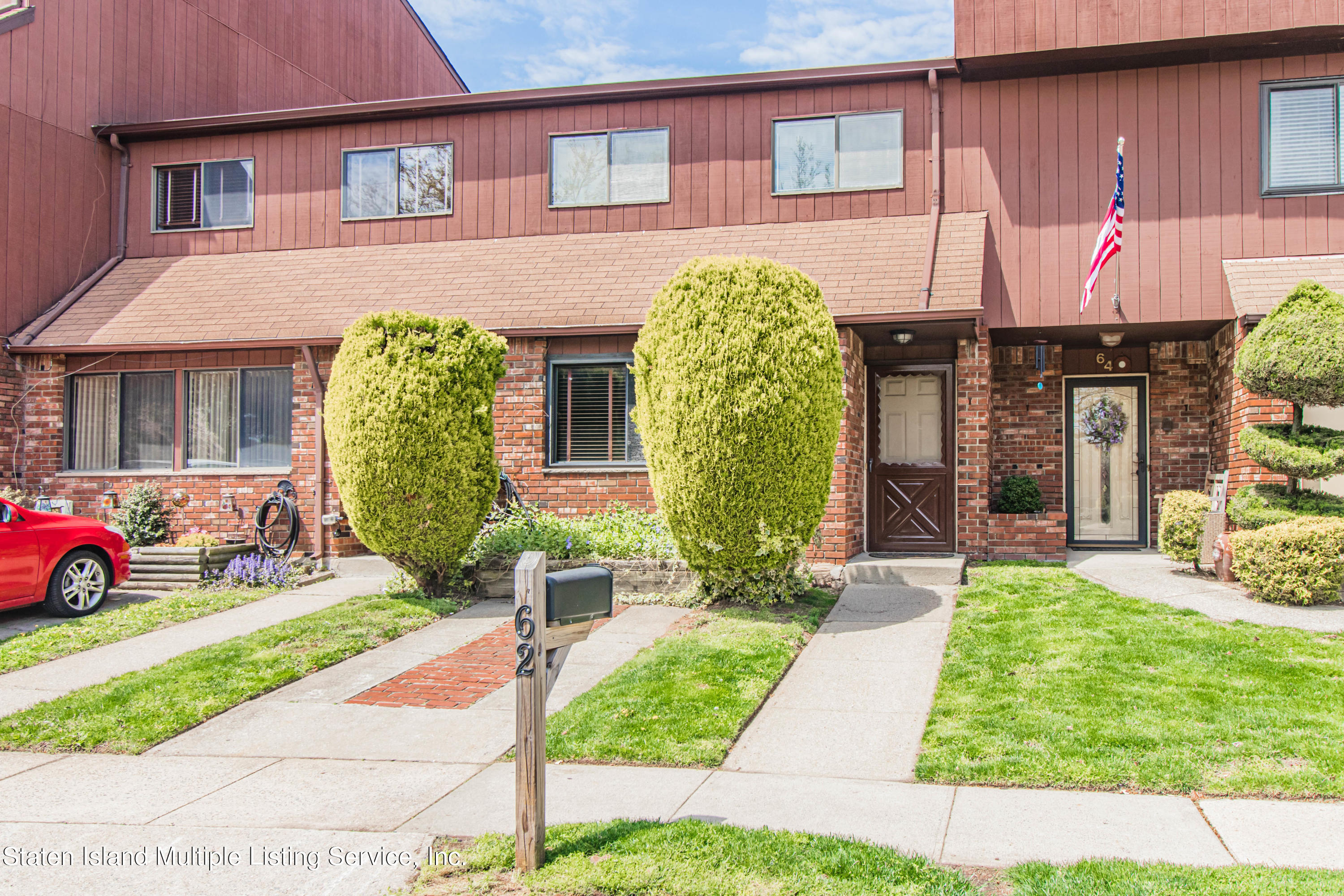 62 Stonegate Drive Staten Island, NY 10304 - Photo 3 of 29 03