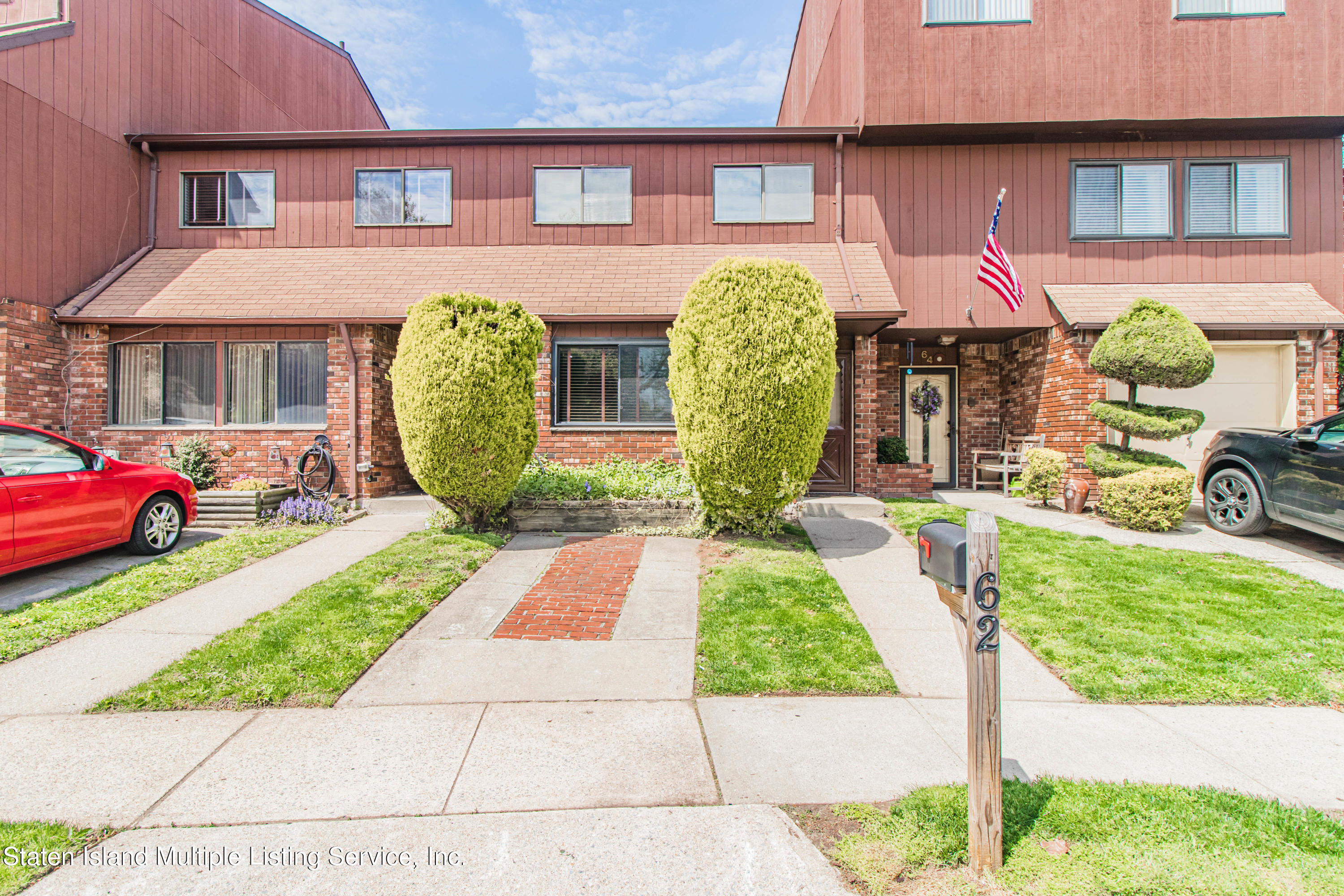 62 Stonegate Drive Staten Island, NY 10304 - Photo 6 of 29 06