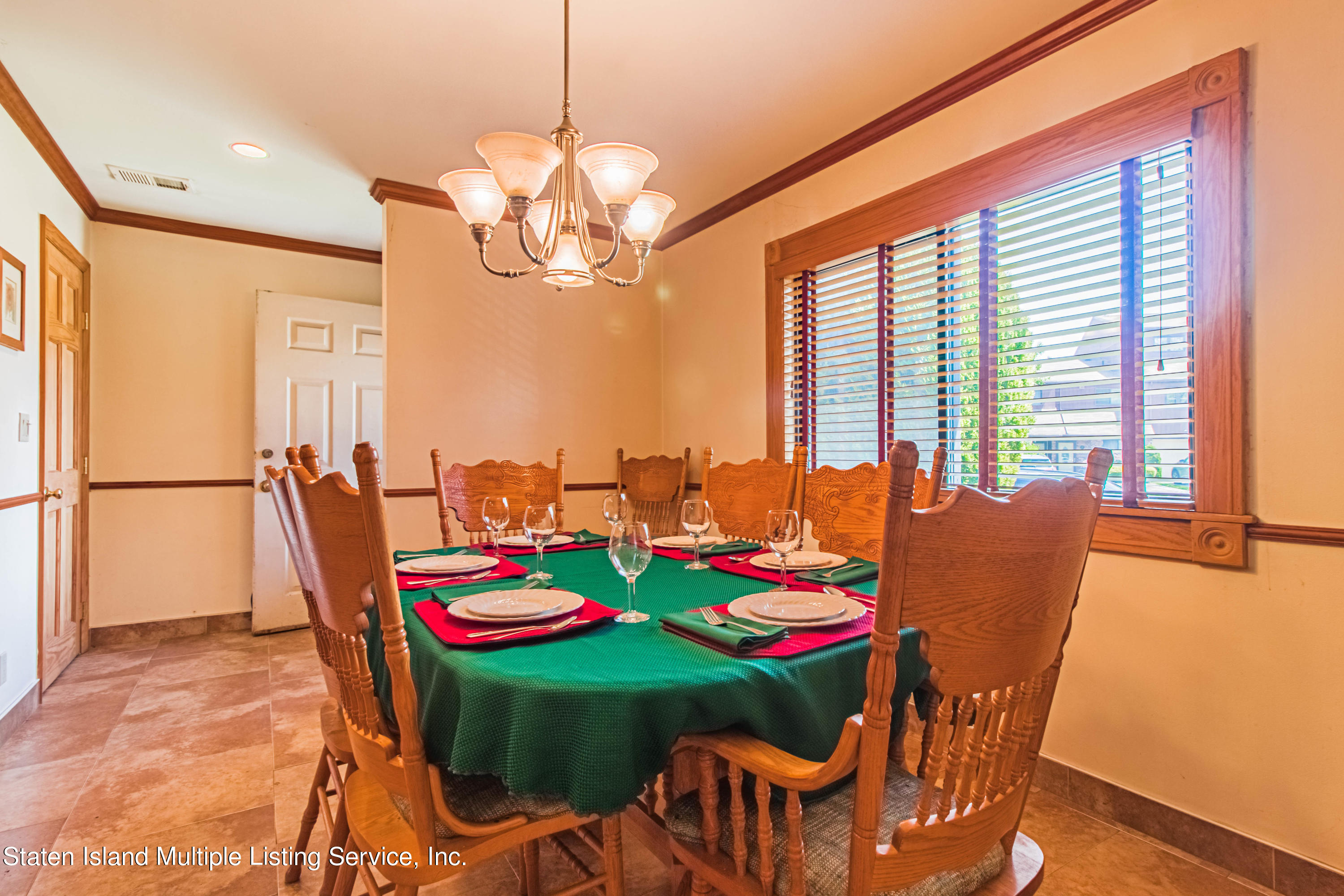 62 Stonegate Drive Staten Island, NY 10304 - Photo 10 of 29 10