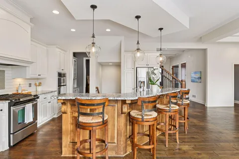 $1,350,000 | 17747 64th Avenue North, Maple Grove, MN 55311