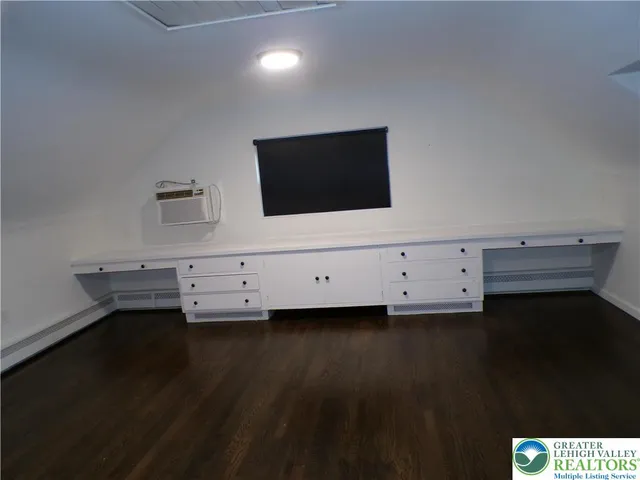 $2,950 | 2440 Livingston Street, Allentown, PA 18104