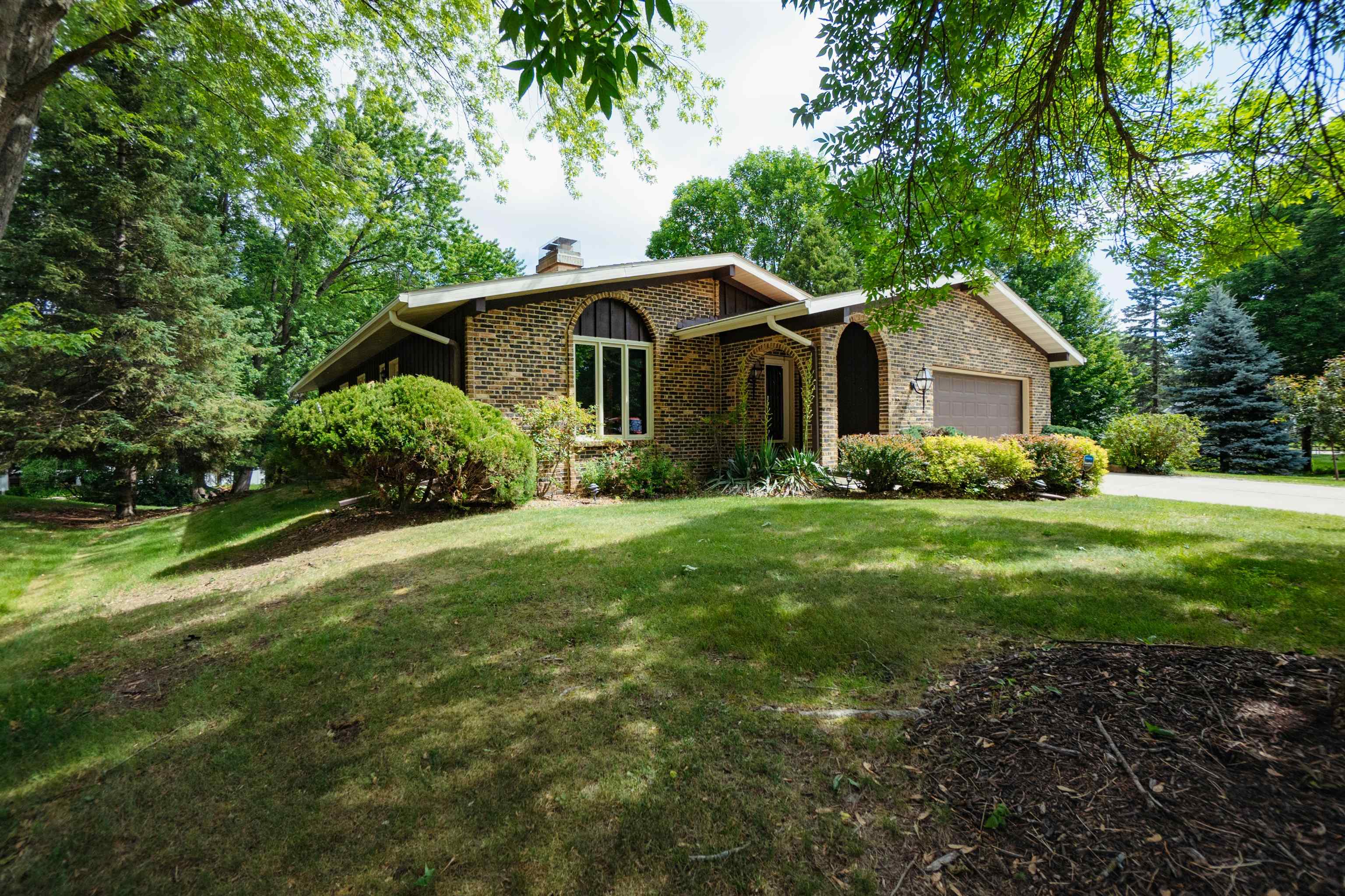 323 Old Pioneer Road Fond du Lac, WI 54935 - Photo 5 of 51