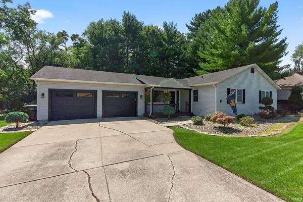 $355,000 | 21380 Kroft Drive, South Bend, IN 46628