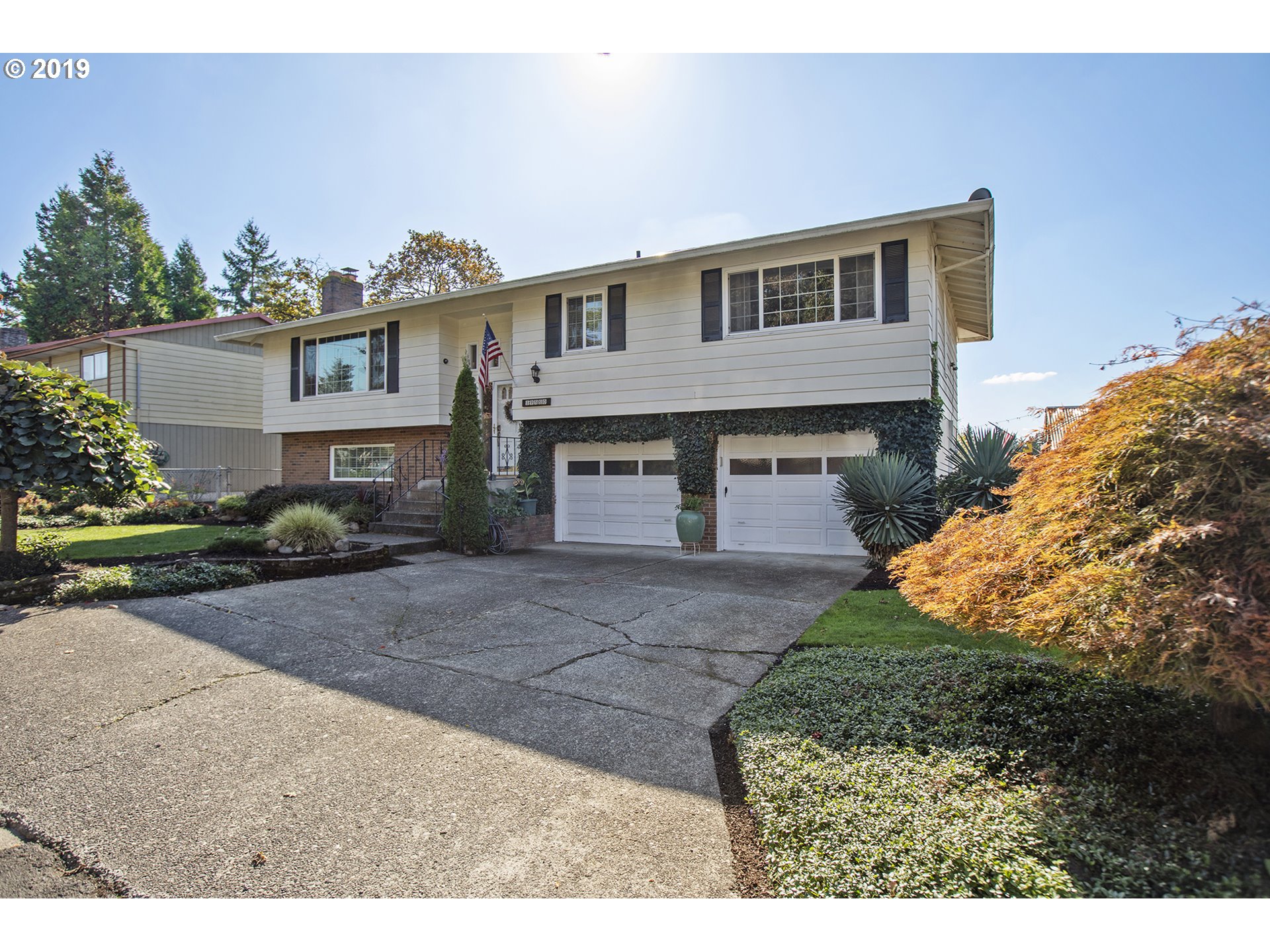 17550 Springhill Place Gladstone, OR 97027 - Photo 2 of 25 Gallery Image 2