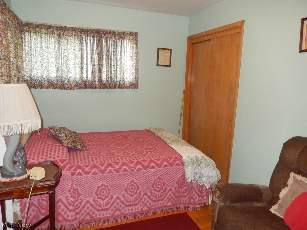 4516 Everett Road Akron, OH 44333 - Photo 10 of 24 Bedroom 2 with Hardwood Floors