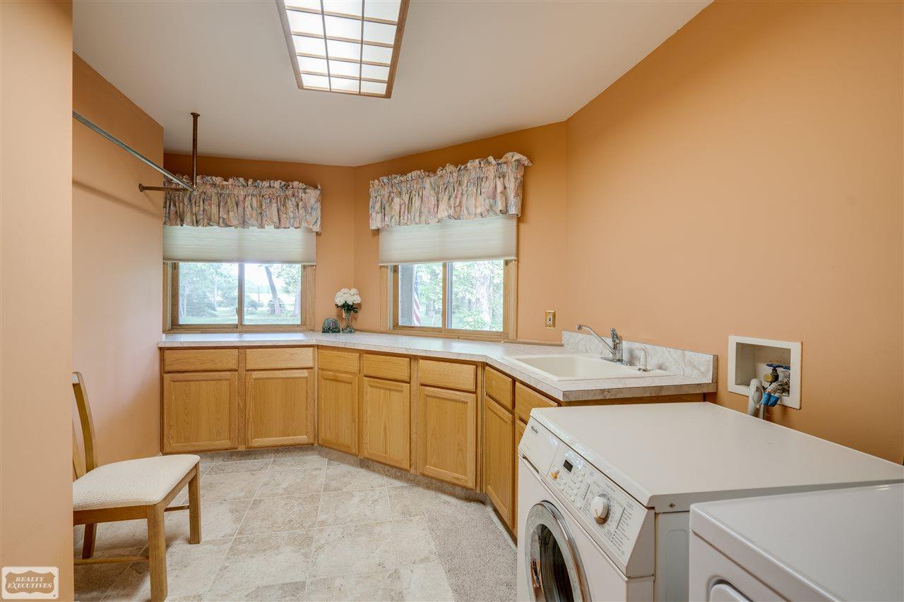 53885 Foss Road Macomb, MI 48042 - Photo 22 of 44 31394071-21.JPG