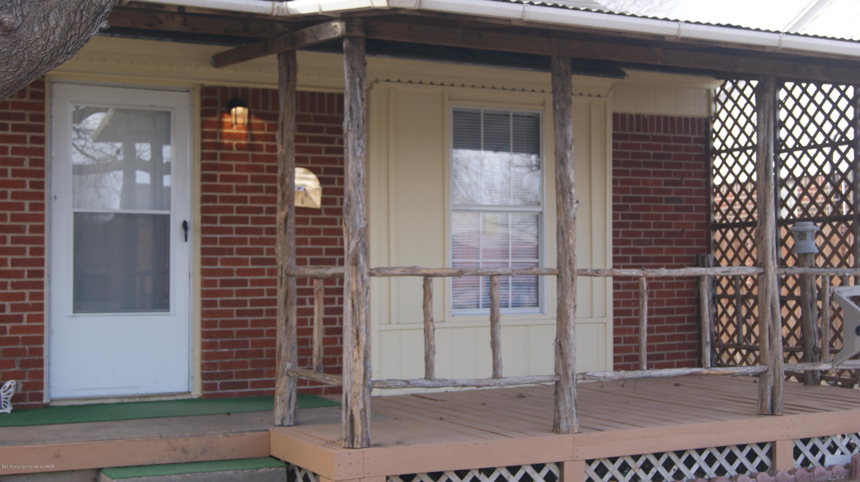 3604 South Ong Street Amarillo, TX 79110 - Photo 6 of 38 a front view of a house
