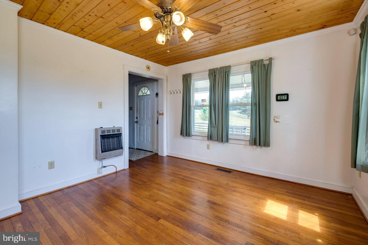 1693 Kelly Road Mount Jackson, VA 22842 - Photo 17 of 39