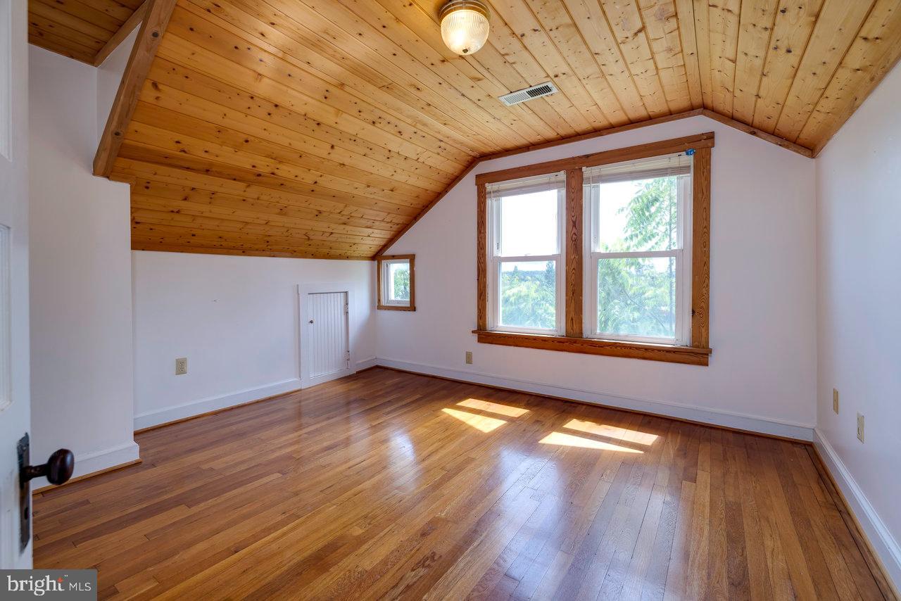 1693 Kelly Road Mount Jackson, VA 22842 - Photo 22 of 39