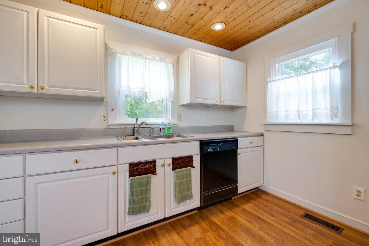1693 Kelly Road Mount Jackson, VA 22842 - Photo 5 of 39