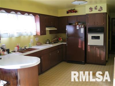 1234 Devils Glen Road Bettendorf, IA 52722 - Photo 12 of 16