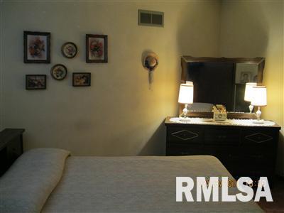 1234 Devils Glen Road Bettendorf, IA 52722 - Photo 7 of 16