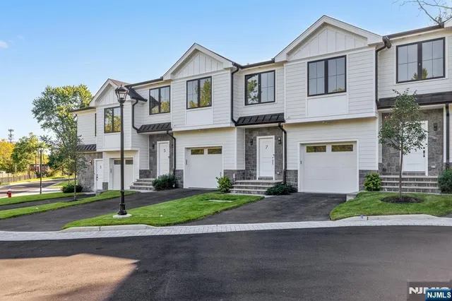 $1,249,000 | 23 Fey Place, Oradell, NJ 07649