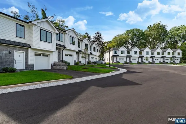 $1,249,000 | 23 Fey Place, Oradell, NJ 07649