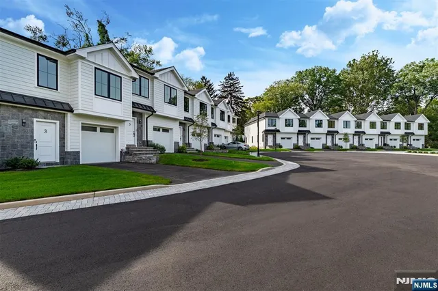 $1,249,000 | 23 Fey Place, Oradell, NJ 07649