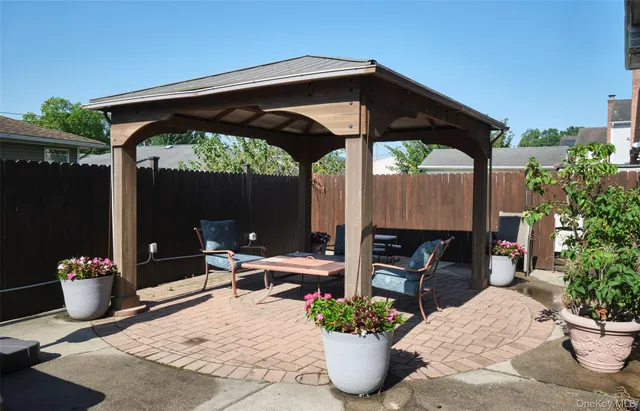 $1,120,000 | 34 Vandewater Avenue, Floral Park, NY 11001