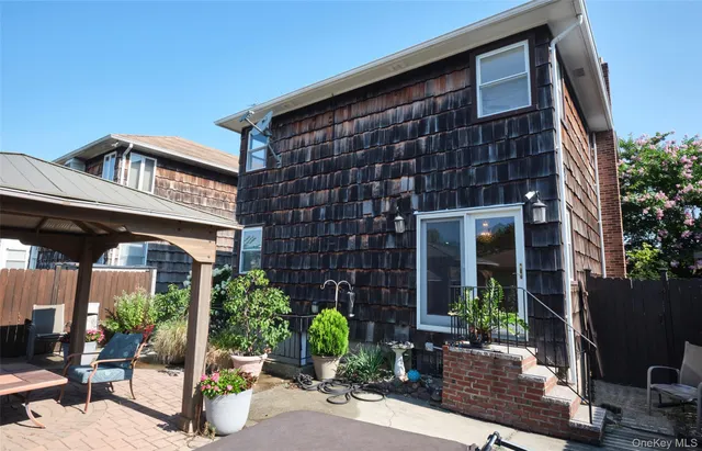 $1,120,000 | 34 Vandewater Avenue, Floral Park, NY 11001