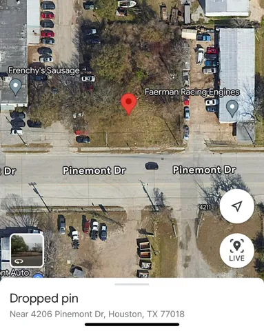 a view of yard with green space