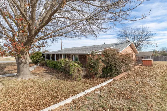 $274,999 | 1408 North Lane Street, Comanche, TX 76442