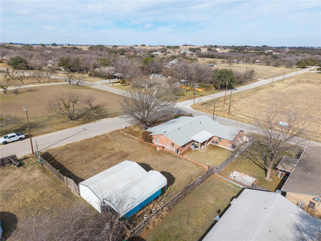 1408 North Lane Street Comanche, TX 76442 - Photo 4 of 34