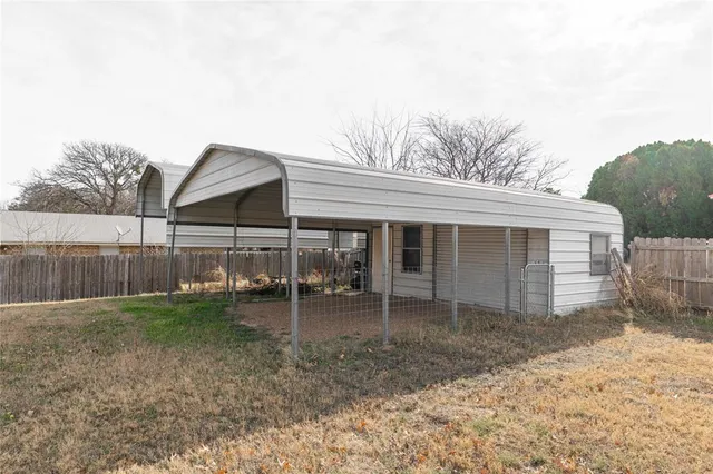 $274,999 | 1408 North Lane Street, Comanche, TX 76442