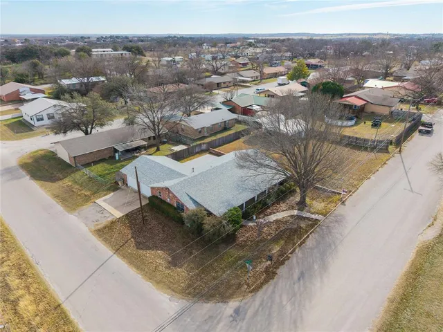 $274,999 | 1408 North Lane Street, Comanche, TX 76442
