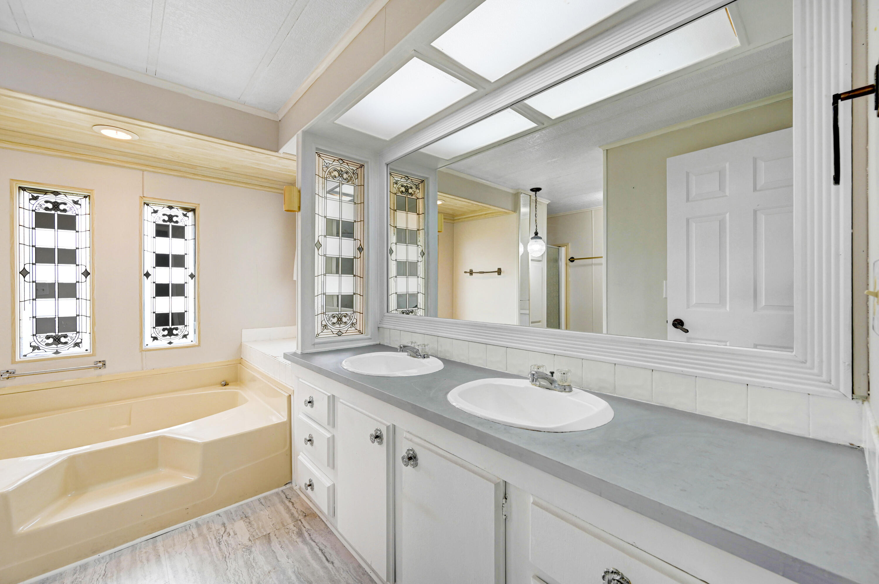 7500 Agawam Road Sebastian, FL 32976 - Photo 14 of 56 Double Sinks / Sunken Tub