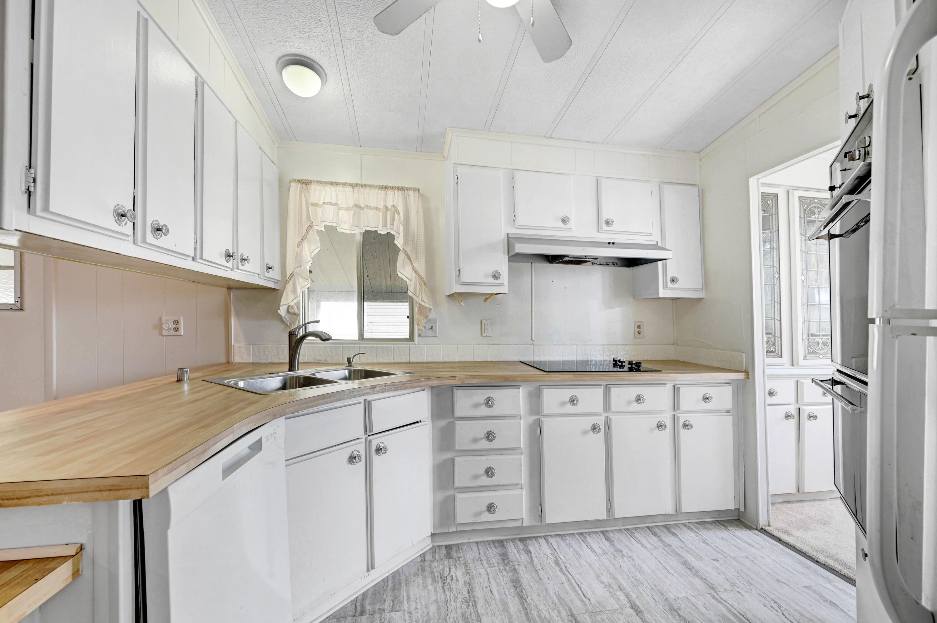 7500 Agawam Road Sebastian, FL 32976 - Photo 21 of 56 Kitchen