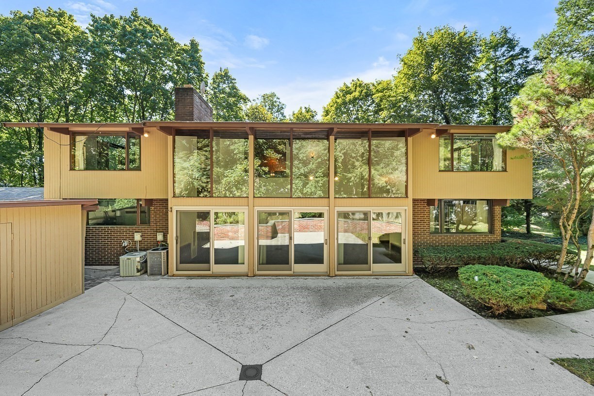 7 Arnold Road Wellesley, MA 02481 - Photo 3 of 35 Gallery Image 3