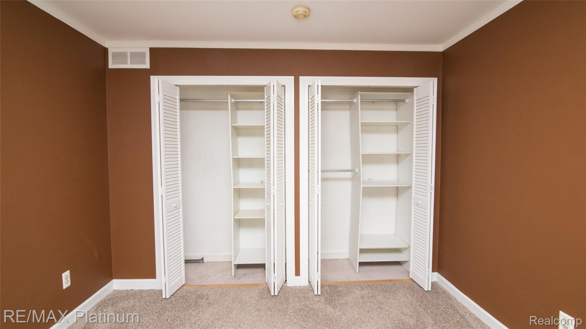 40361 Oak Tree Novi, MI 48375 - Photo 29 of 37 028_9.jpg