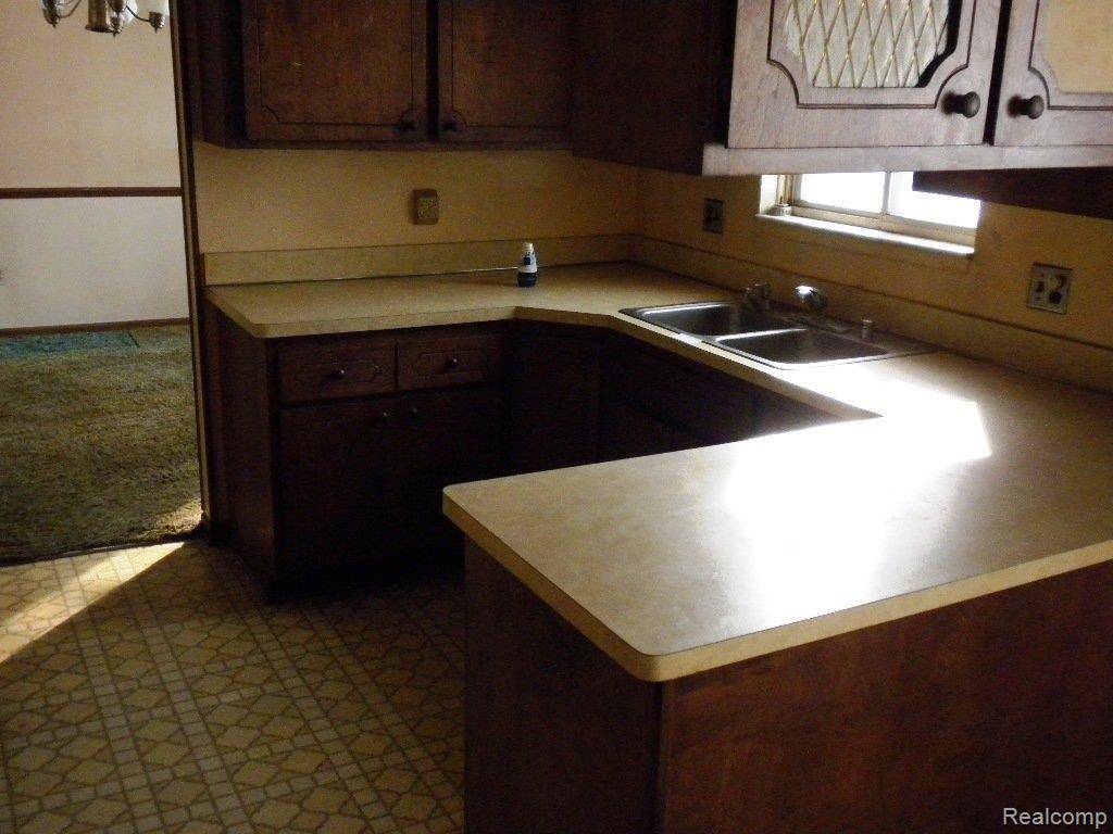 4880 Hough Road Dryden, MI 48428 - Photo 5 of 12 Kitchen