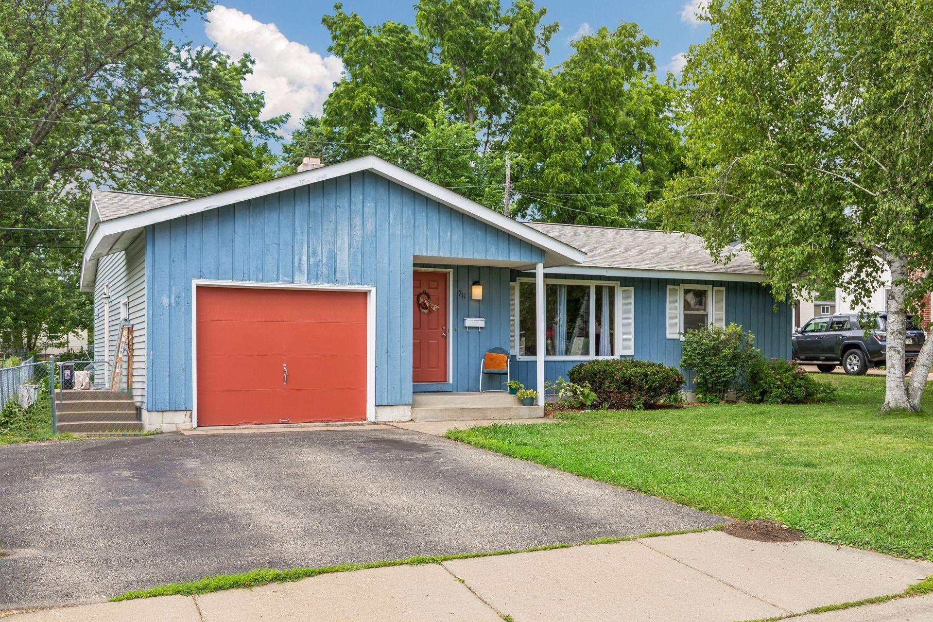 711 St Croix Street North Hudson, WI 54016 - Photo 3 of 35