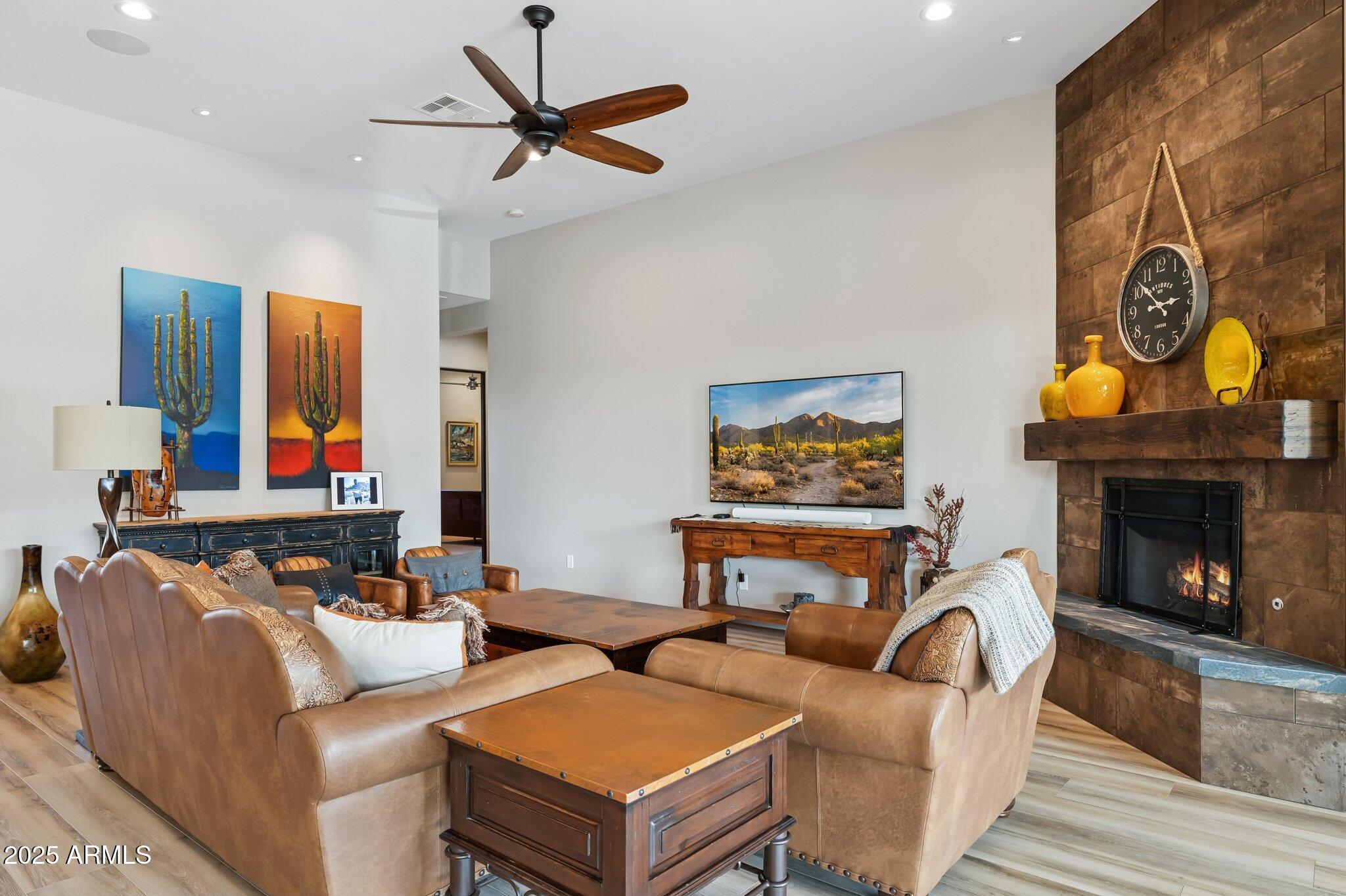 1510 East Cloud Road Phoenix, AZ 85086 - Photo 4 of 99 7-web-or-mls-1510-e-cloud-rd