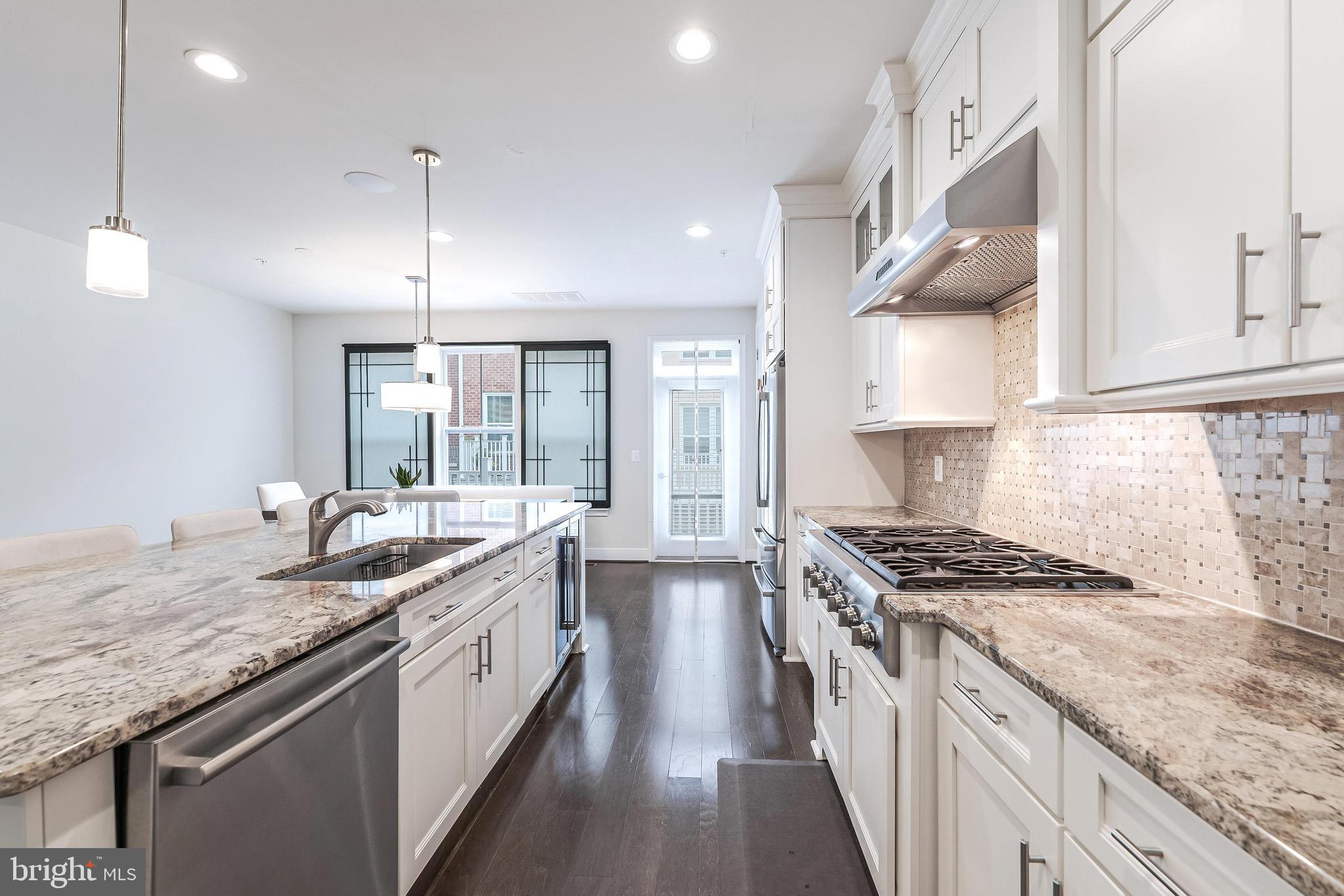 11692 Sunrise Square Place Reston, VA 20191 - Photo 26 of 49
