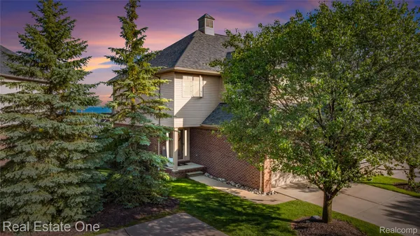 $449,000 | 47630 Lorie Lane, New Baltimore, MI 48047