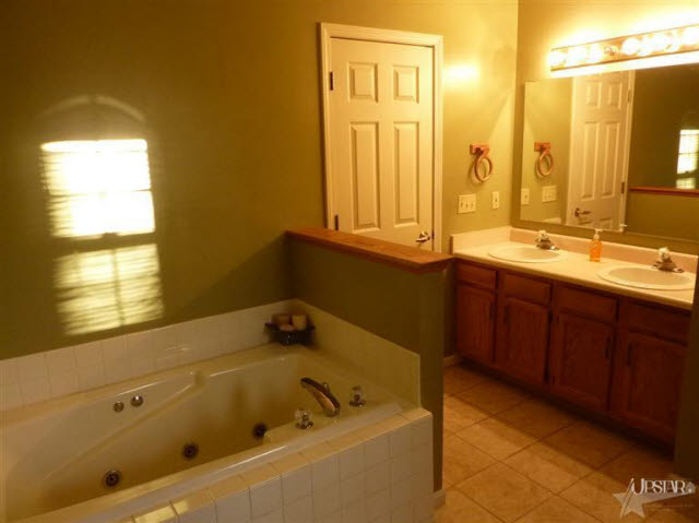 309 Spring Forest Court Fort Wayne, IN 46804 - Photo 14 of 25 Gallery Image 14