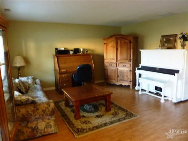 309 Spring Forest Court Fort Wayne, IN 46804 - Photo 3 of 25 Gallery Image 3