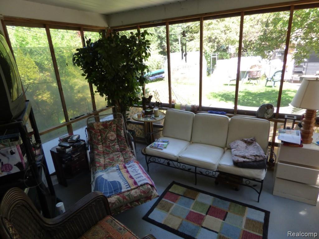 784 Harcourt Road Grosse Pointe, MI 48230 - Photo 24 of 49 P1250695.jpg